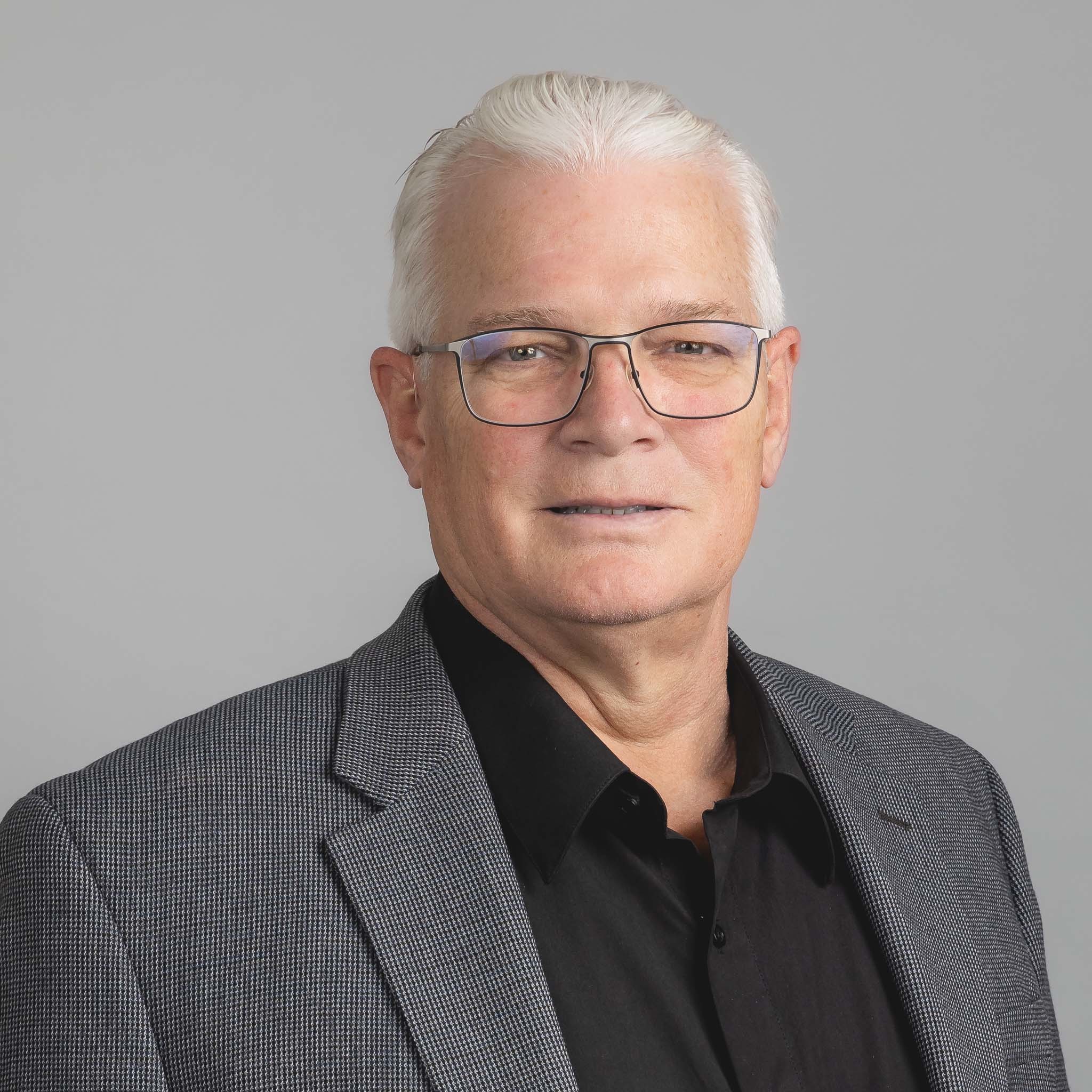 Liqtech Portraits 407 Square