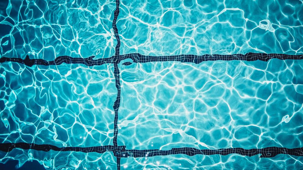 LiqTech how does a pool system work